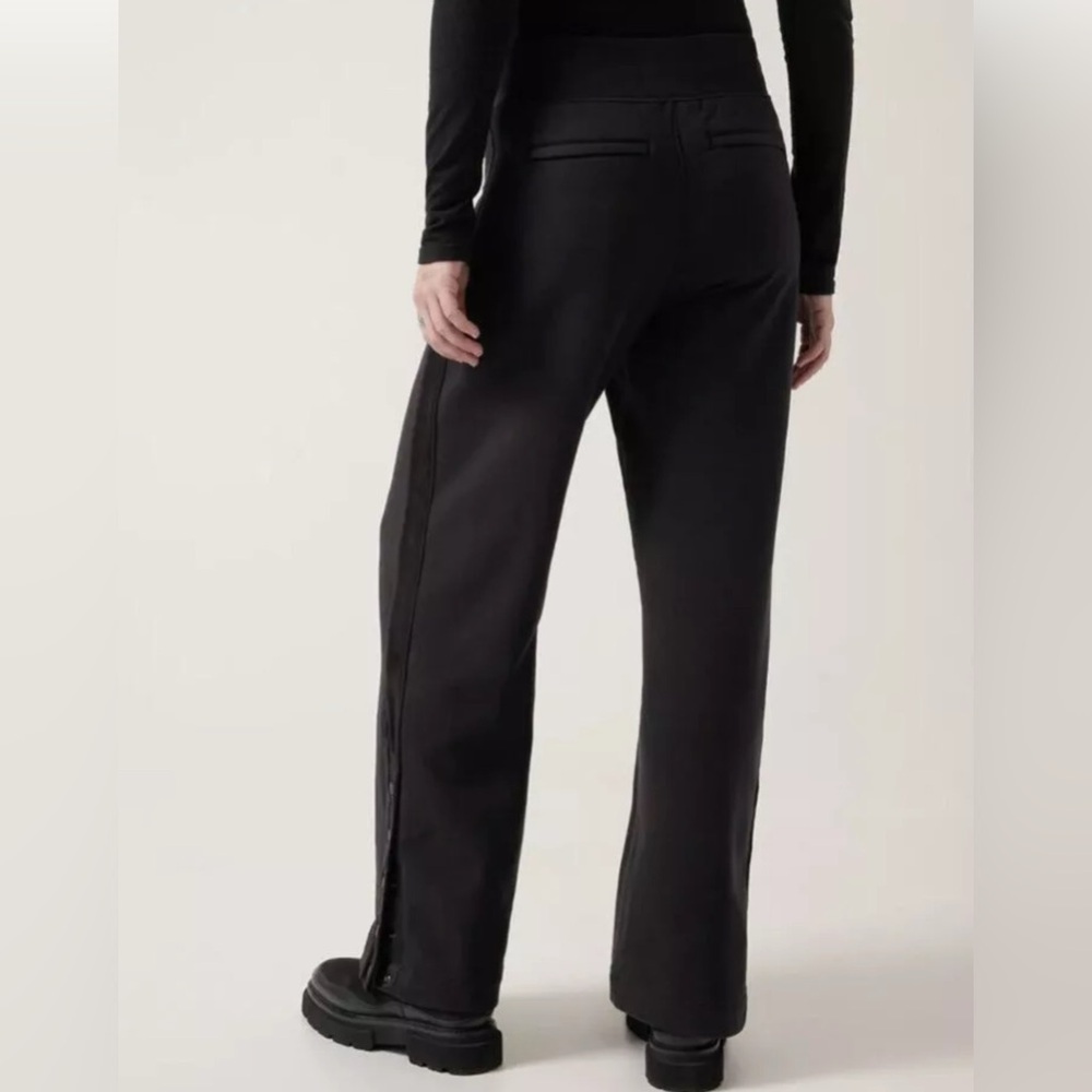 Athleta Retroplush Velvet Straight Leg Pant
Size Medium - Picture 2 of 10